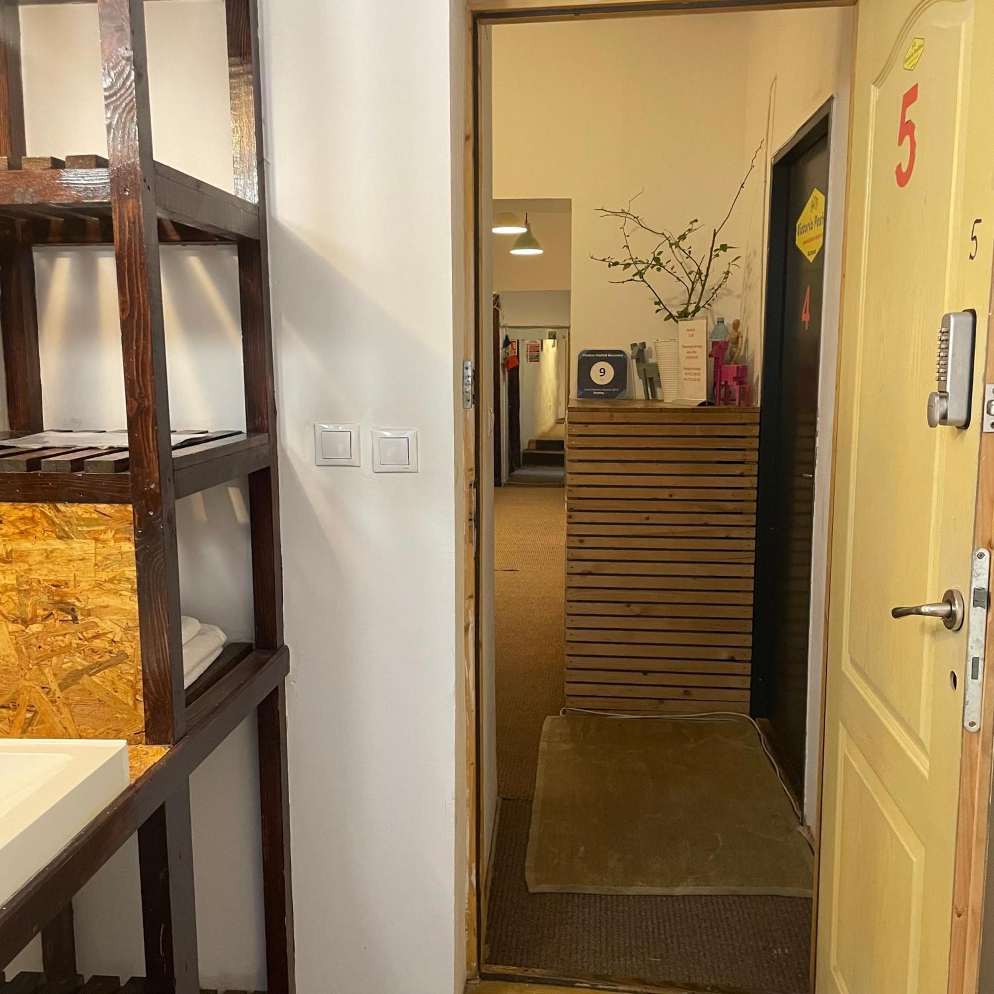 Victoria Poshtel Bucharest Vandrehjem Eksteriør billede